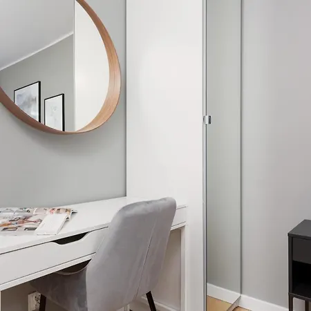 Beautiful Two-bedroom Bielany By Renters Lejlighed *
