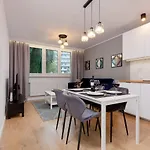 Appartement Beautiful Two-bedroom Bielany By Renters Warschau
