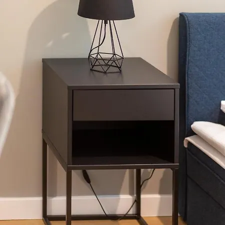 아파트 Beautiful Two-bedroom Bielany By Renters 바르샤바