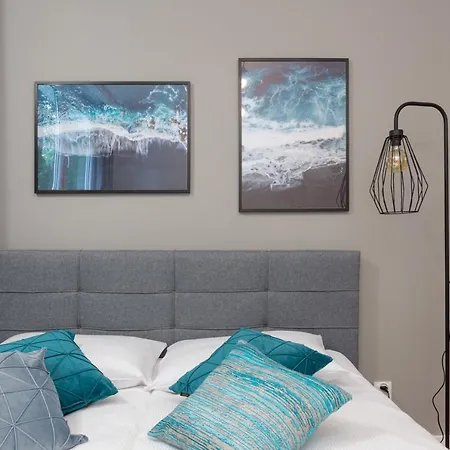 Beautiful Two-bedroom Bielany By Renters *