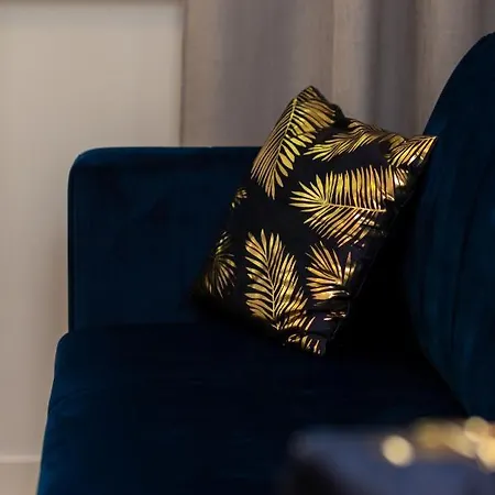 Beautiful Two-bedroom Bielany By Renters Lägenhet *