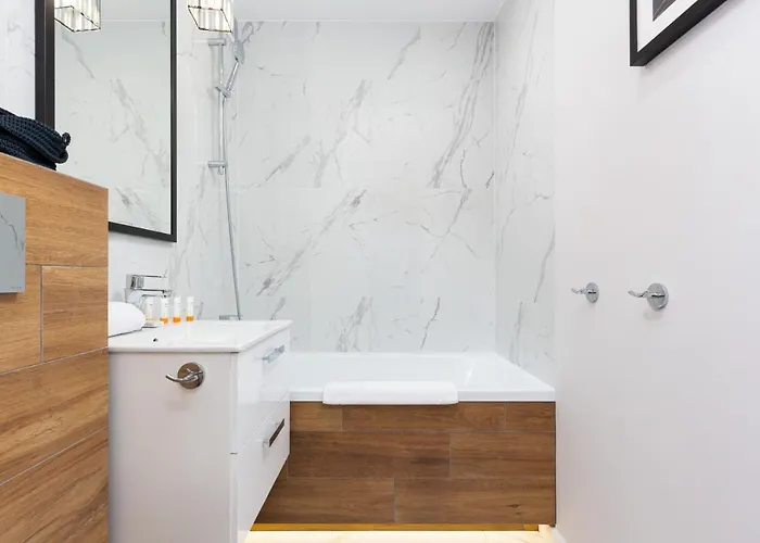 Beautiful Two-bedroom Bielany By Renters Warsaw