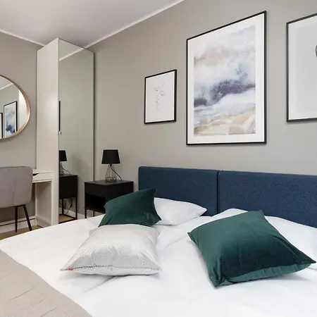 דירה Beautiful Two-bedroom Bielany By Renters ורשה
